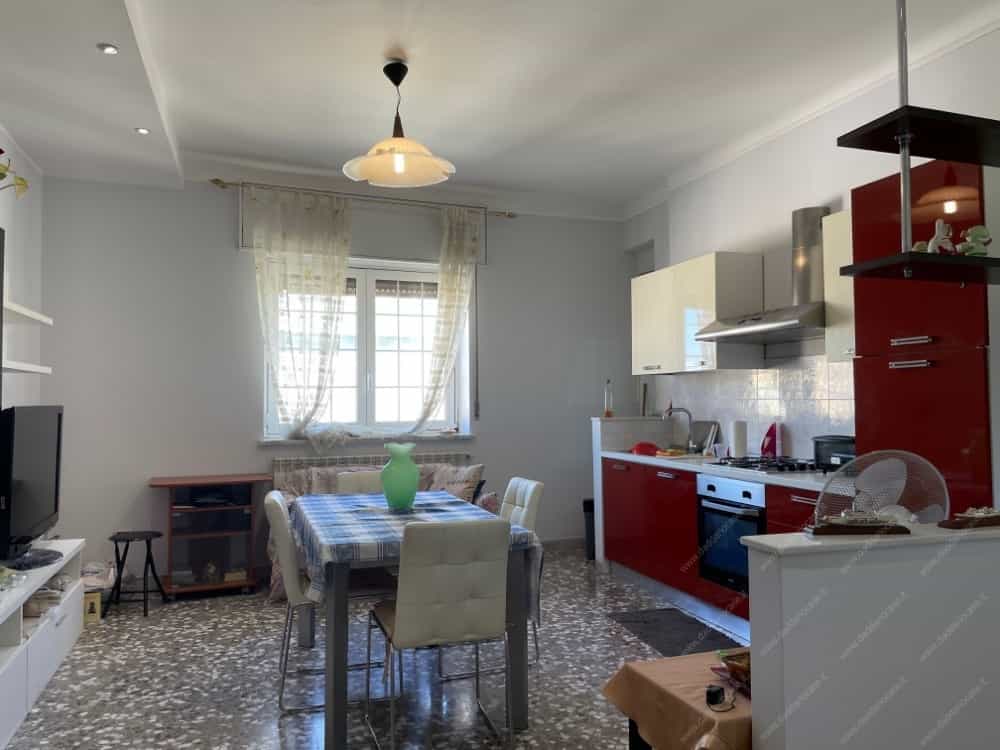 Condominium in Ruberto, Puglia 10698253