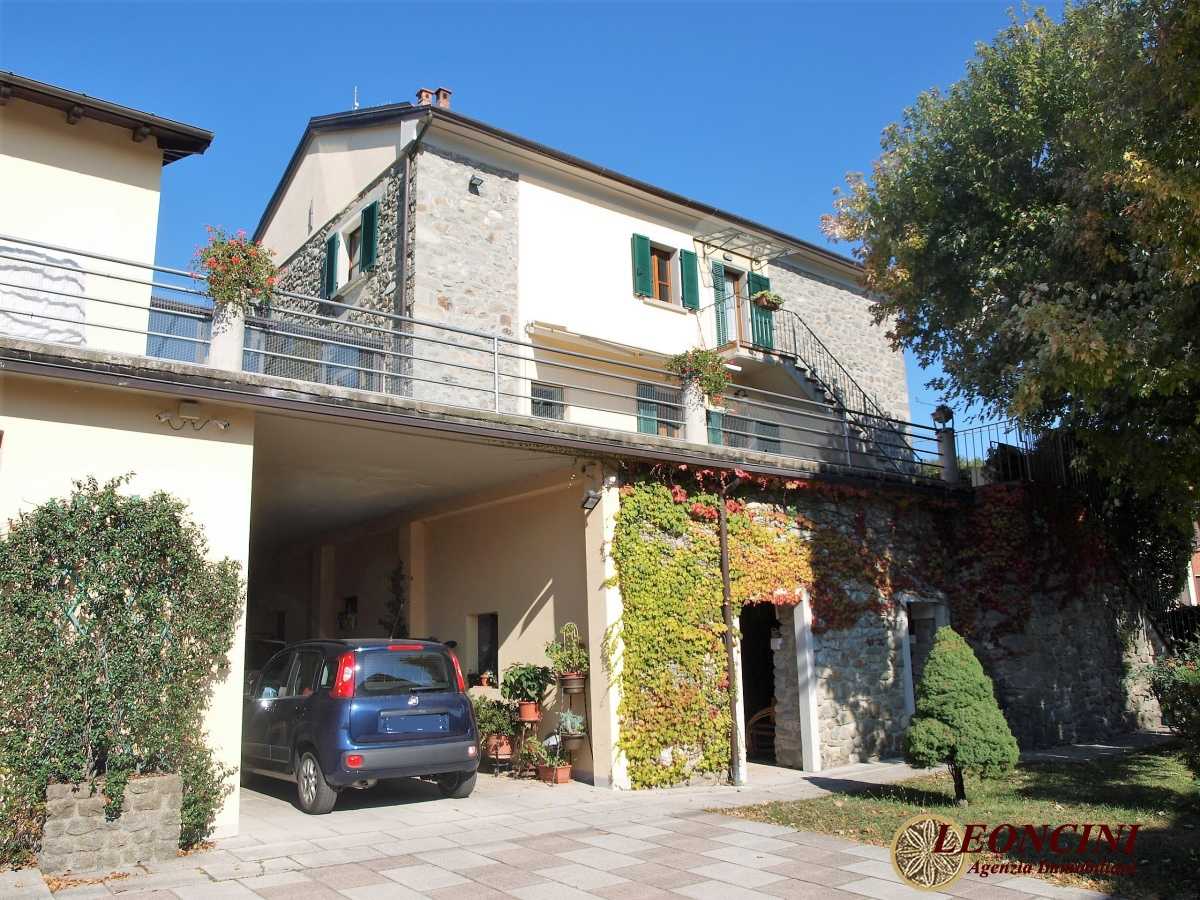 Rumah di Villafranca di Lunigiana, Toskana 10698279