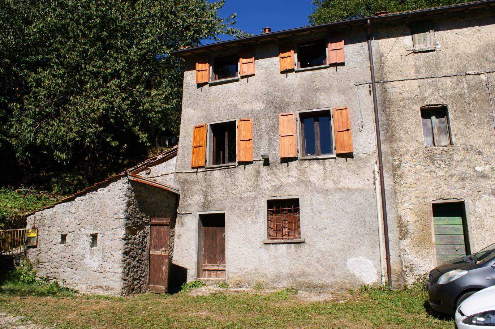 بيت في Aiola-Il Colletto, Tuscany 10698291