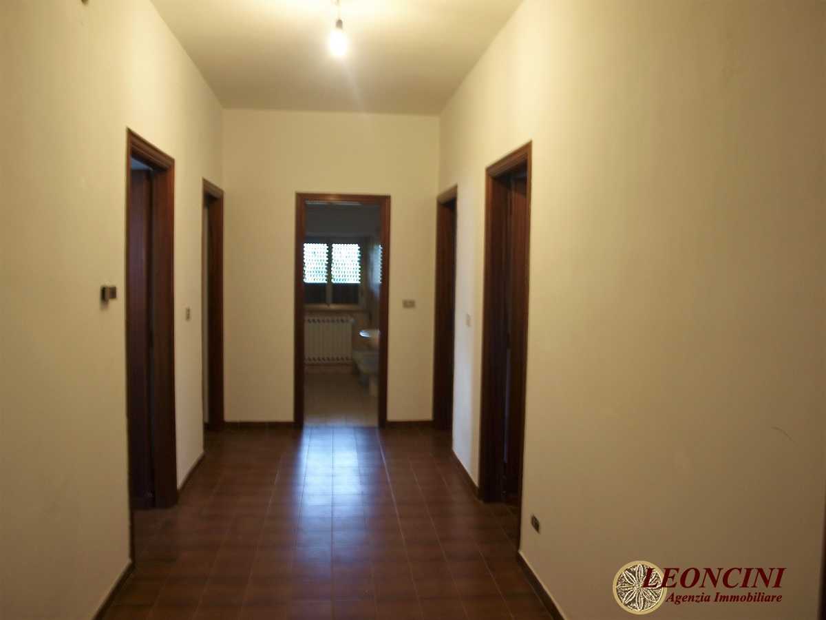 公寓 在 卢尼贾纳自由镇, 托斯卡纳 10698303