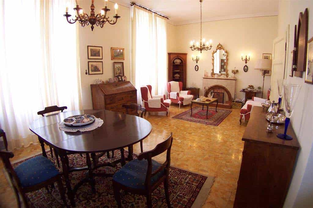 Rumah di Barga, Tuscany 10698313