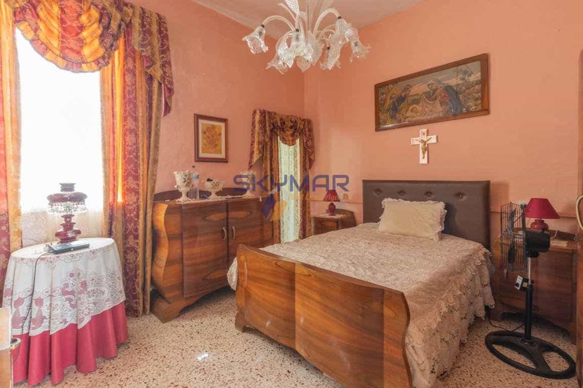 公寓 在 Ħaż-Żabbar,  10698519