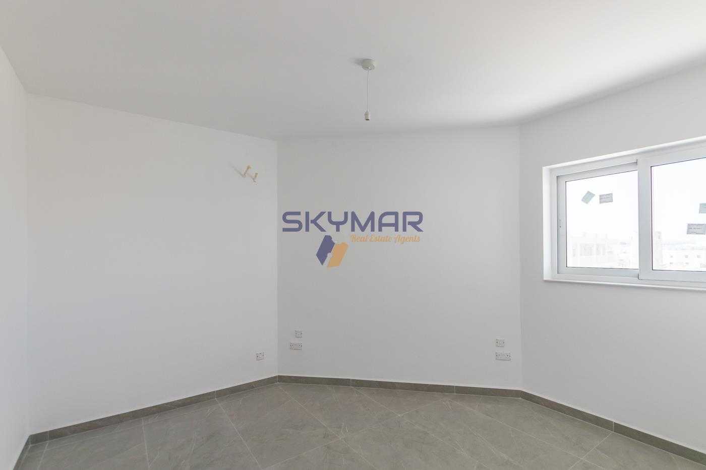 公寓 在 Birkirkara,  10699261