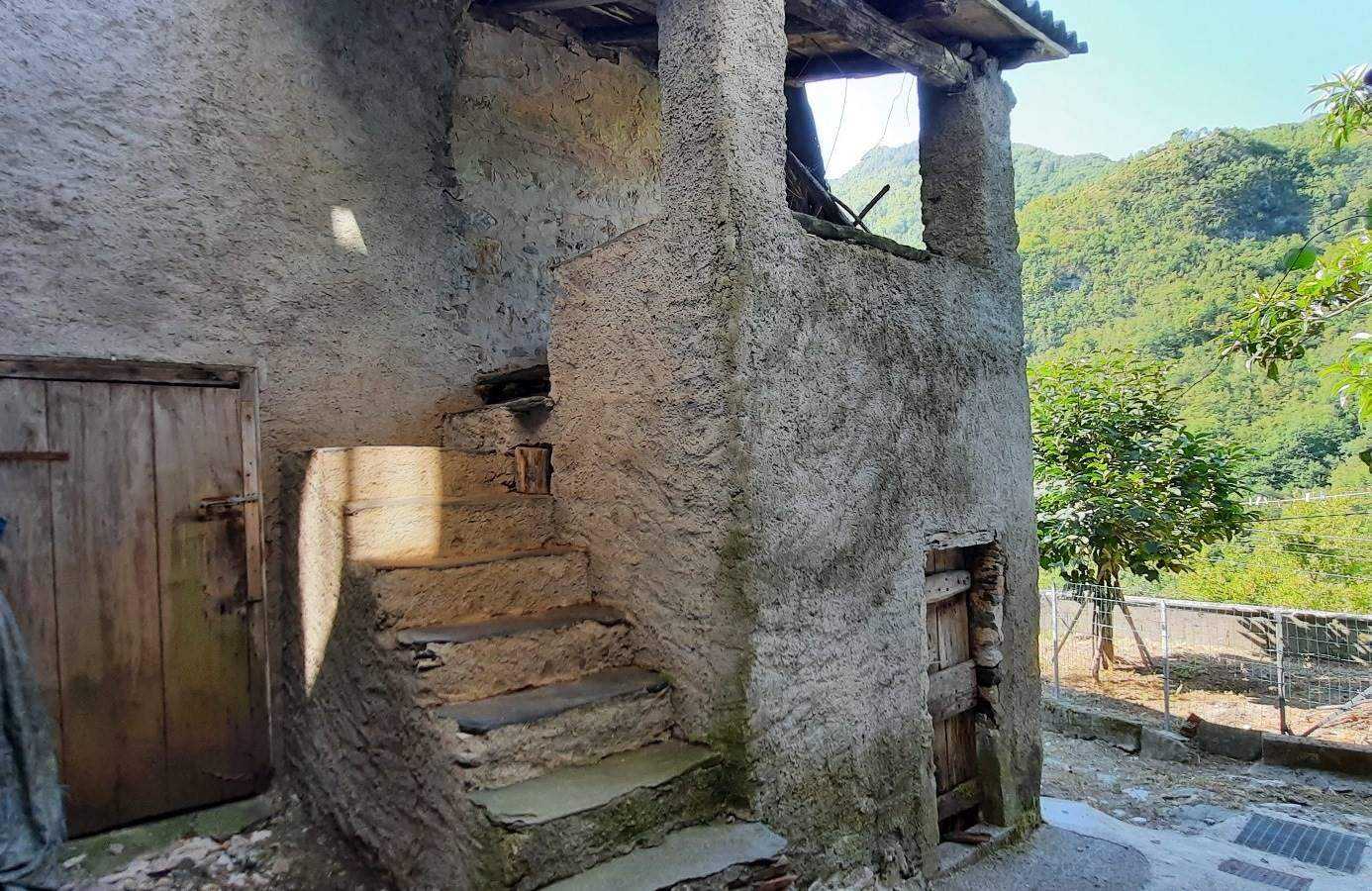rumah dalam Gallicano, Toscana 10699834