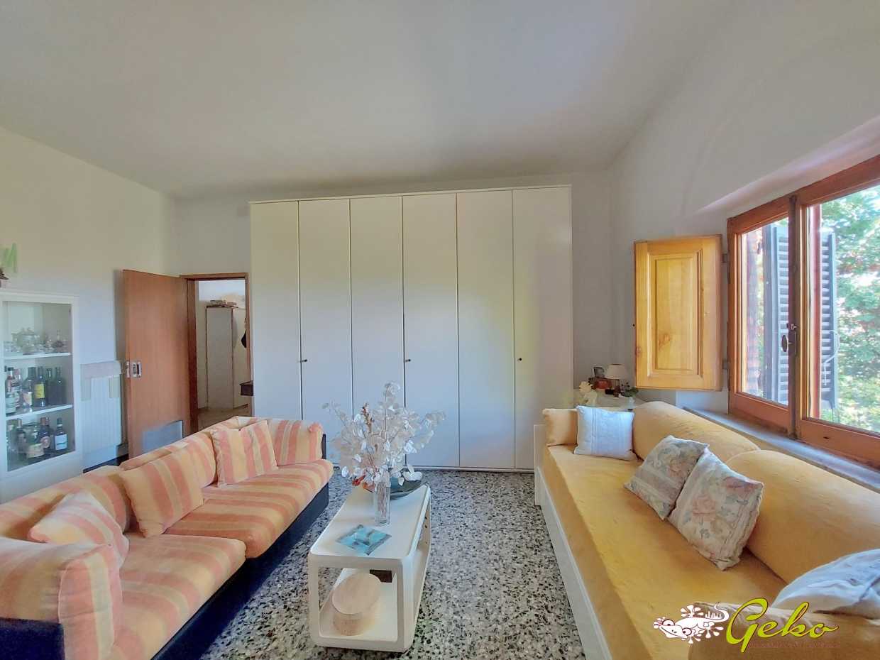 公寓 在 San Gimignano, 托斯卡納 10699848