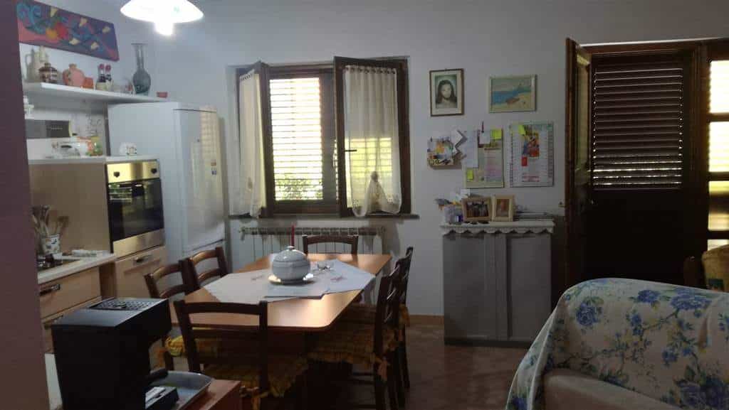 Condominio en Gallicano, Toscana 10699858