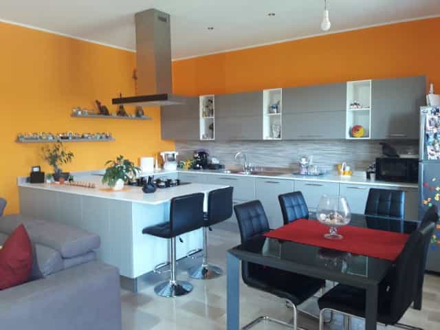 公寓 在 里瓦圣特雷莎, 西西里岛 10699909