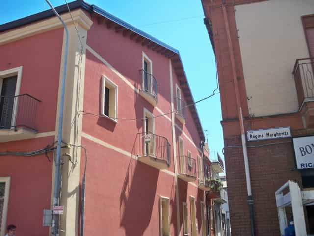 Condominium dans Sainte Thérèse de Riva, Sicile 10699910