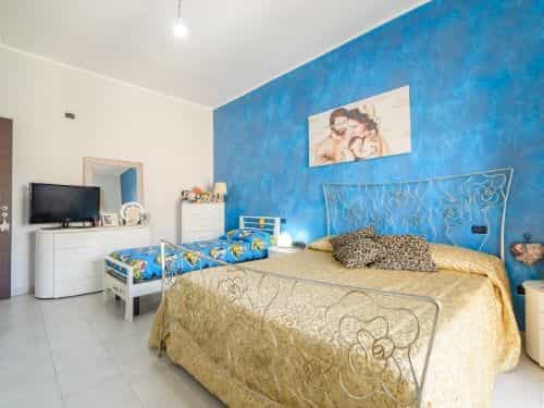 公寓 在 Santa Teresa di Riva, Sicilia 10699929
