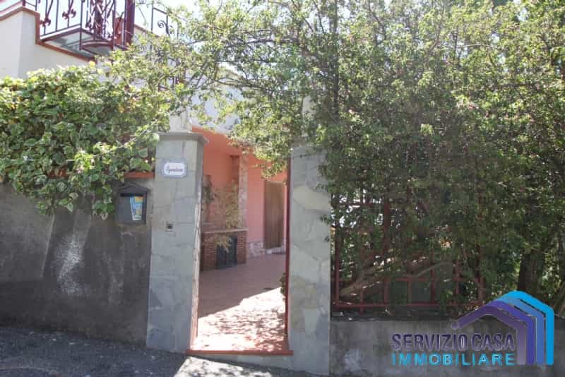 Condominium in Santa Caterina Villarmosa, Sicilia 10699932