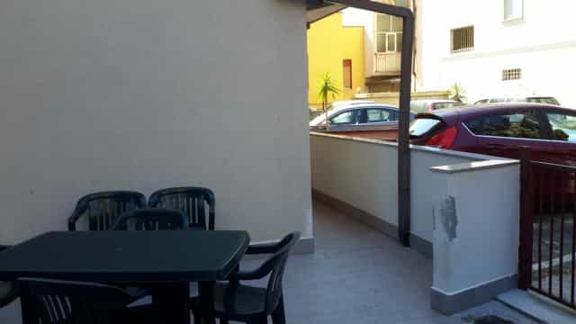 公寓 在 里瓦圣特雷莎, 西西里岛 10699938