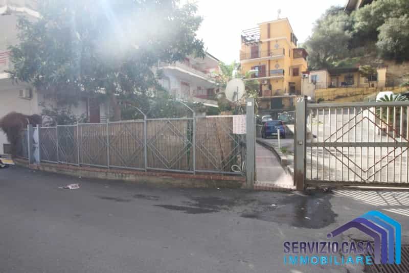 Condominio en Santa Caterina Villarmosa, Sicilia 10699942