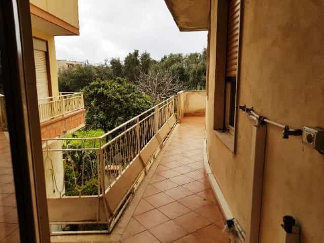 Condominio nel Santa Teresa di Riva, Sicilia 10699951