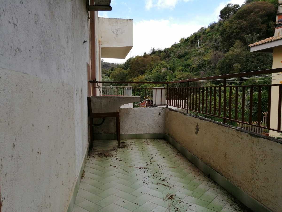Condominium in Santa Caterina Villarmosa, Sicilia 10699961