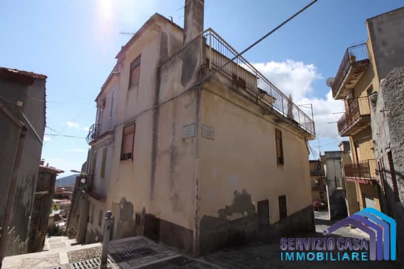 rumah dalam Mongiuffi Melia, Sicilia 10699969