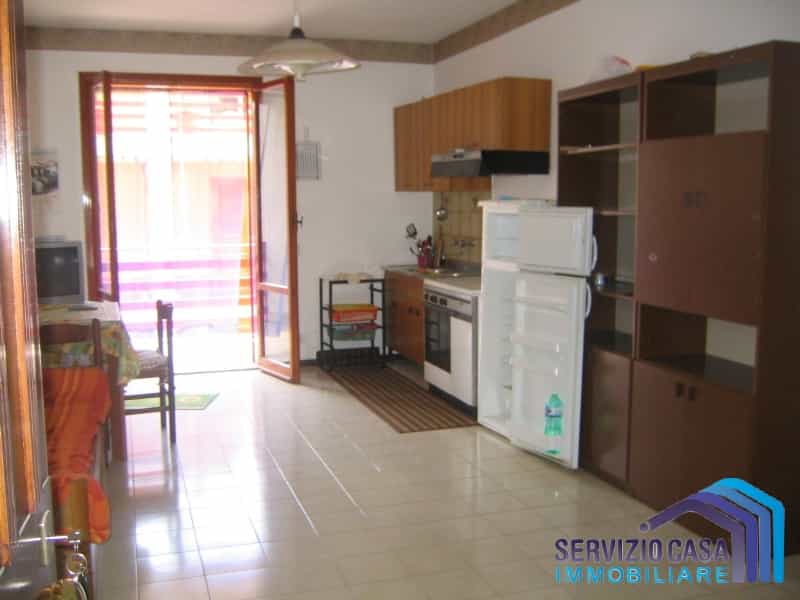 Condominium in Santa Caterina Villarmosa, Sicilia 10699985