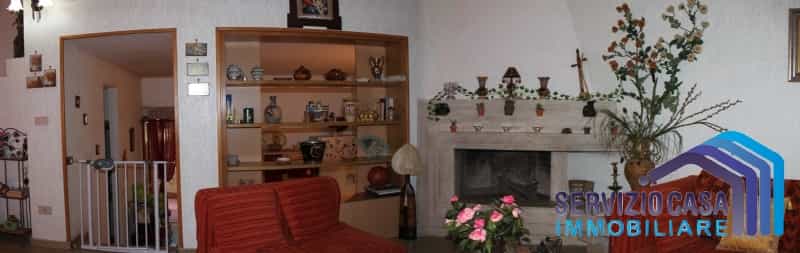 Rumah di Santa Caterina Villarmosa, Sisilia 10699993