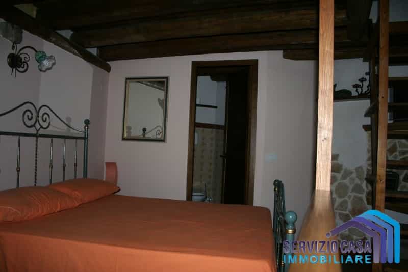 Huis in Santa Caterina Villarmosa, Sicilië 10699994