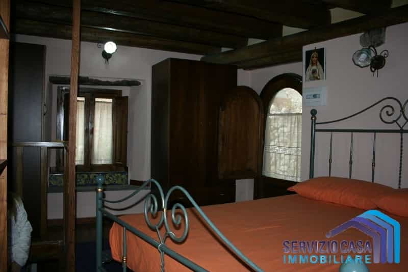Dom w Santa Caterina Villarmosa, Sycylia 10699994