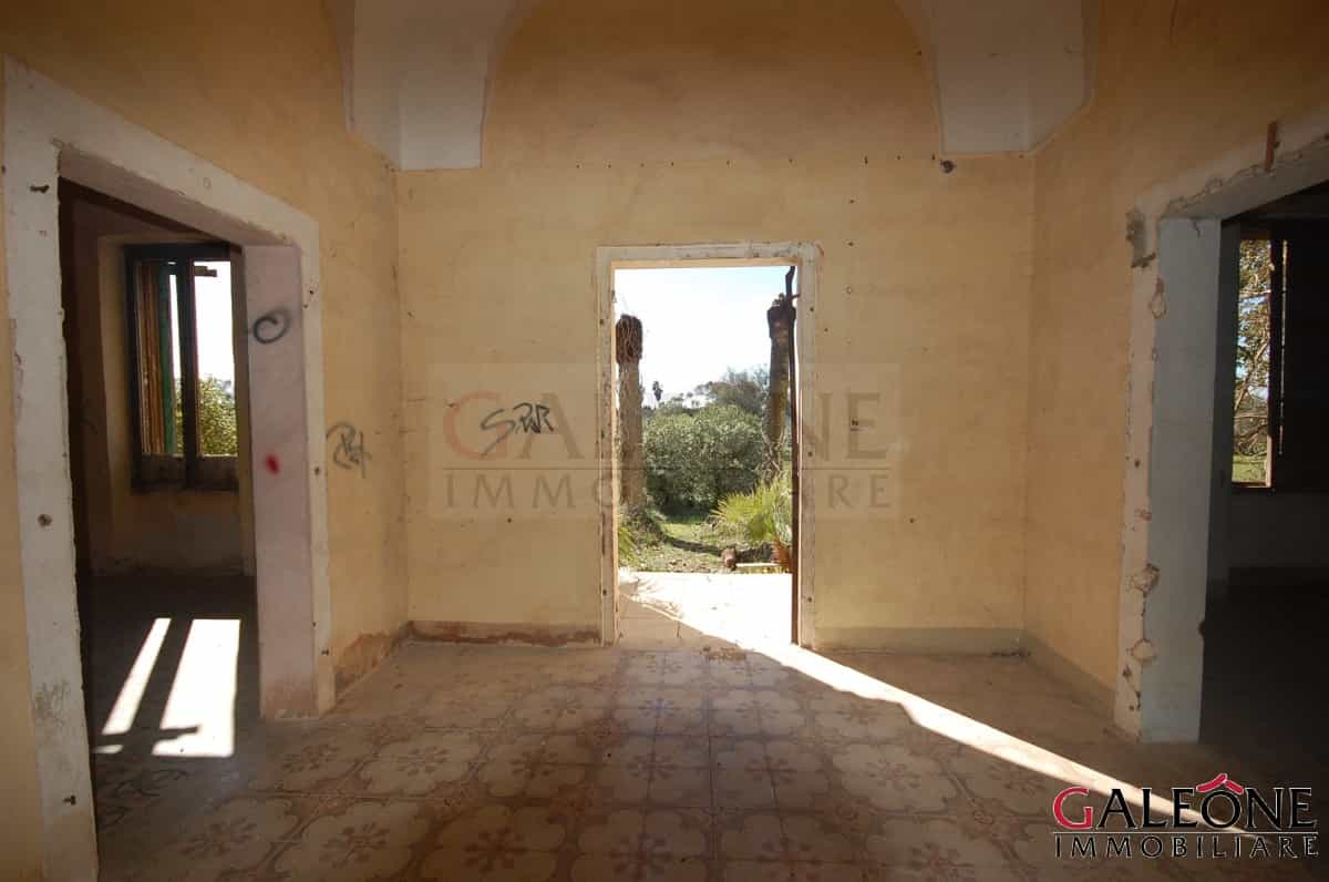 House in Lecce, Apulia 10700034