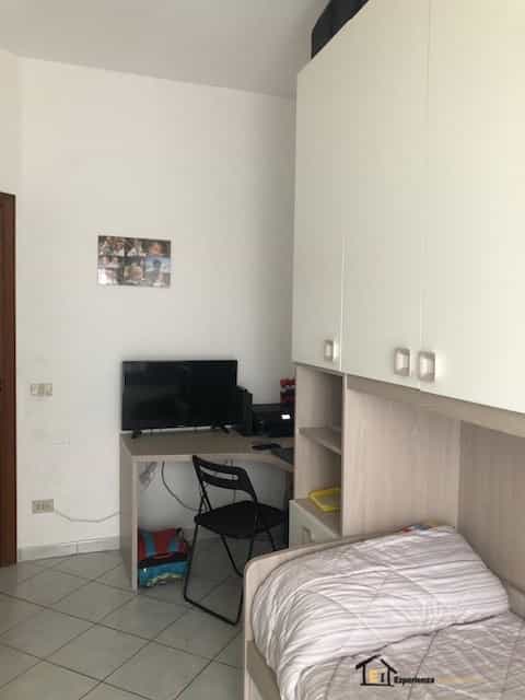 Condominium in Gavignano, Lazio 10700143