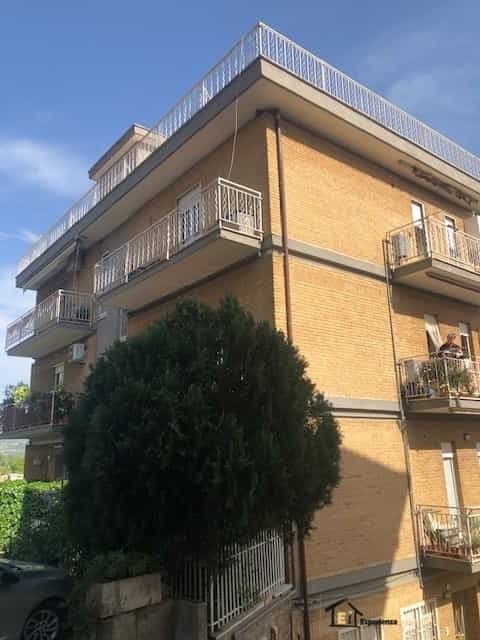 公寓 在 加維尼亞諾, 拉齊奧 10700143