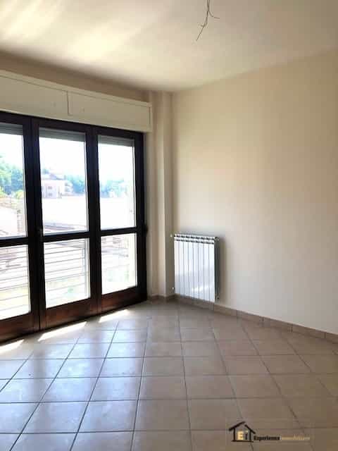 Condominio nel Montopoli in Sabina, Lazio 10700146