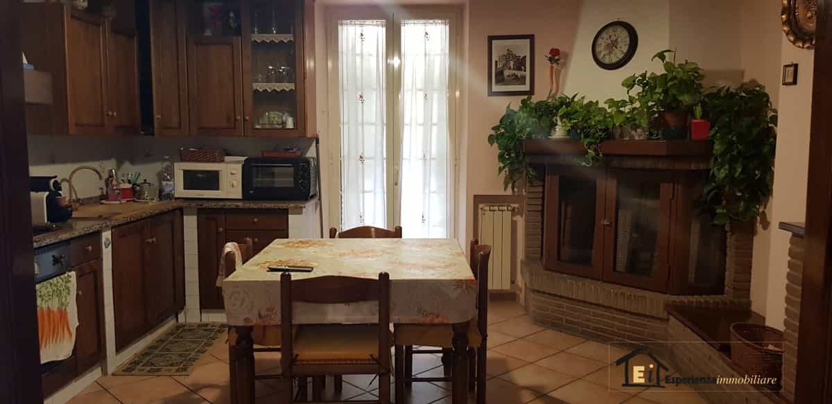 House in Gavignano, Lazio 10700180