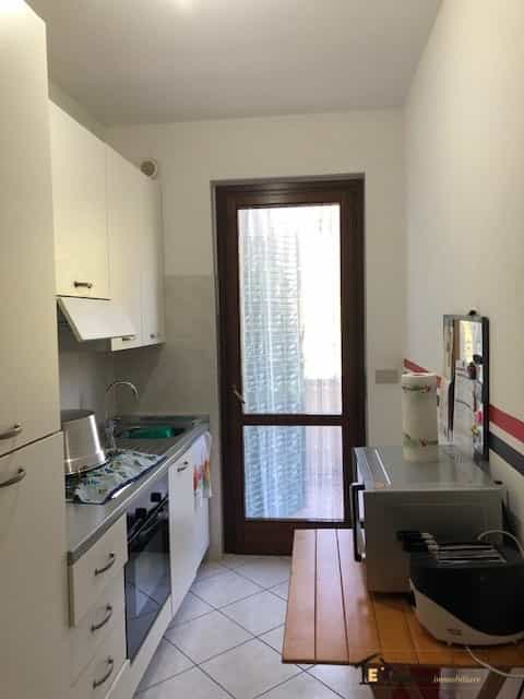 Condominio nel Forano, Lazio 10700187