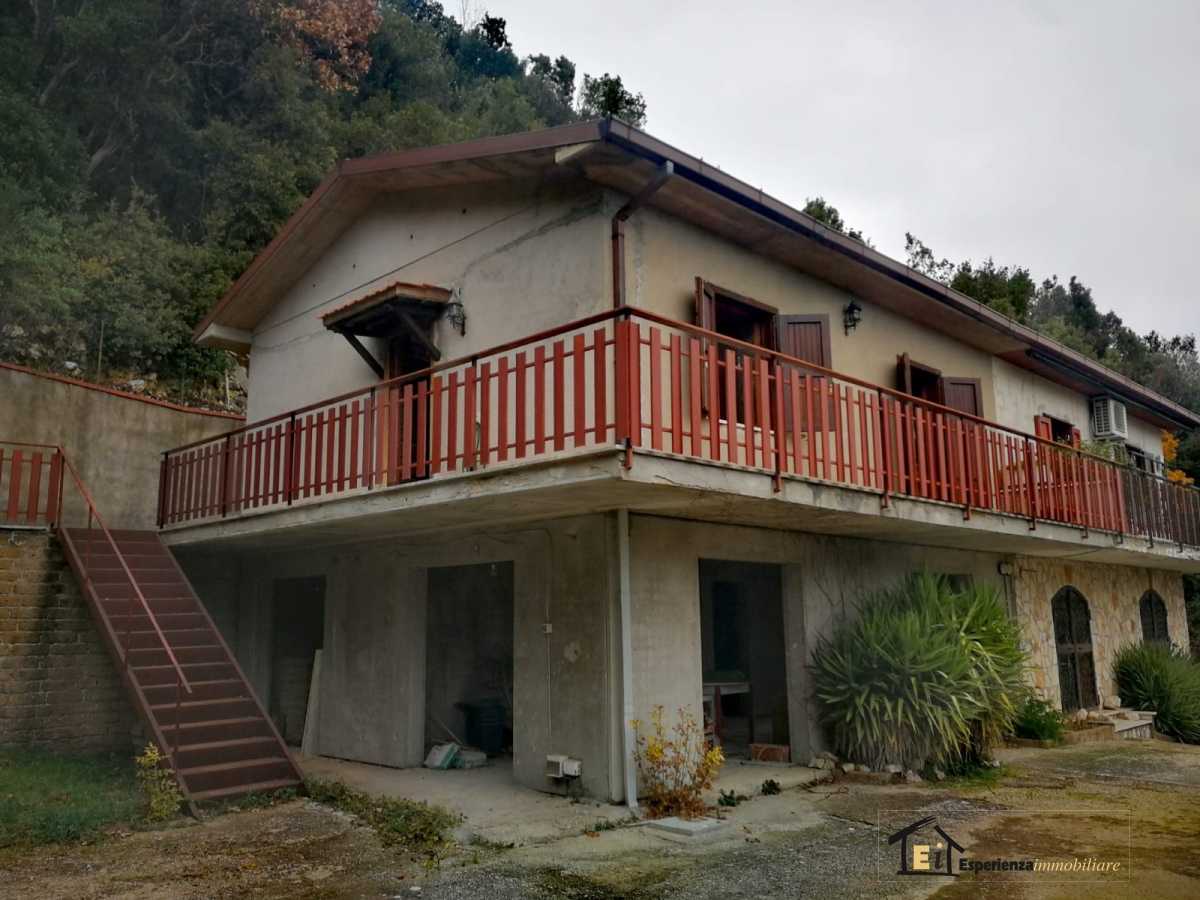 房子 在 波焦卡蒂諾, 拉齊奧 10700192