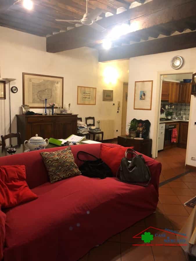 Condominium in Lucca, Toscane 10700268