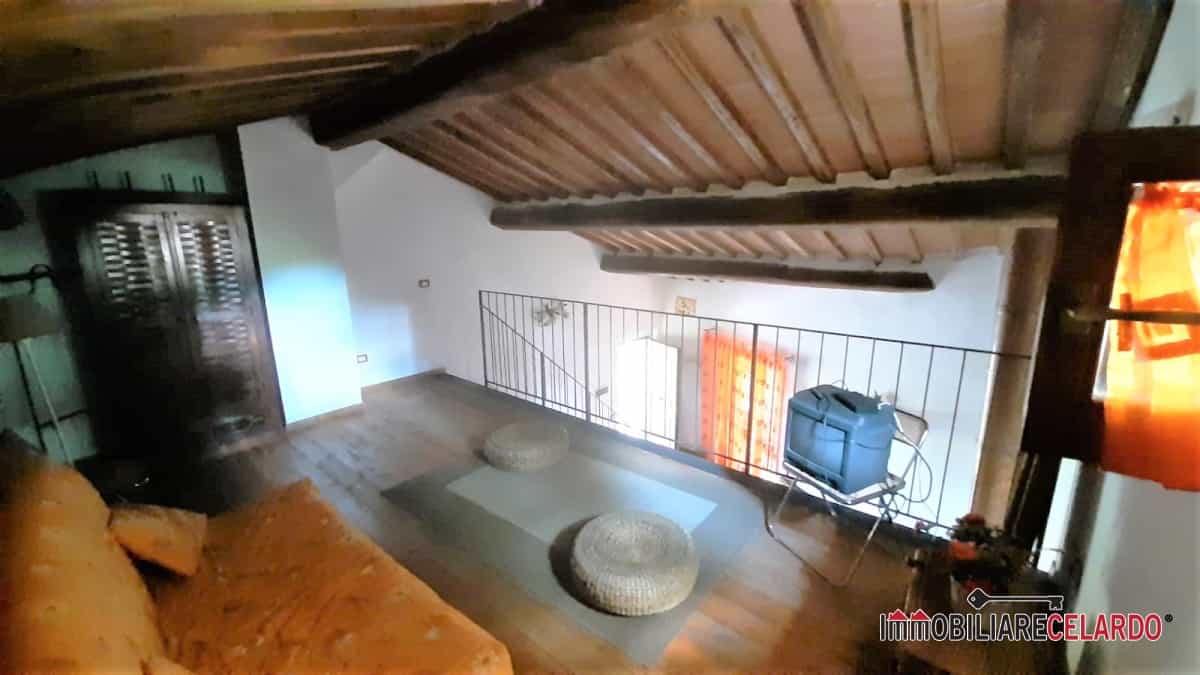 Квартира в Radicondoli, Tuscany 10700317