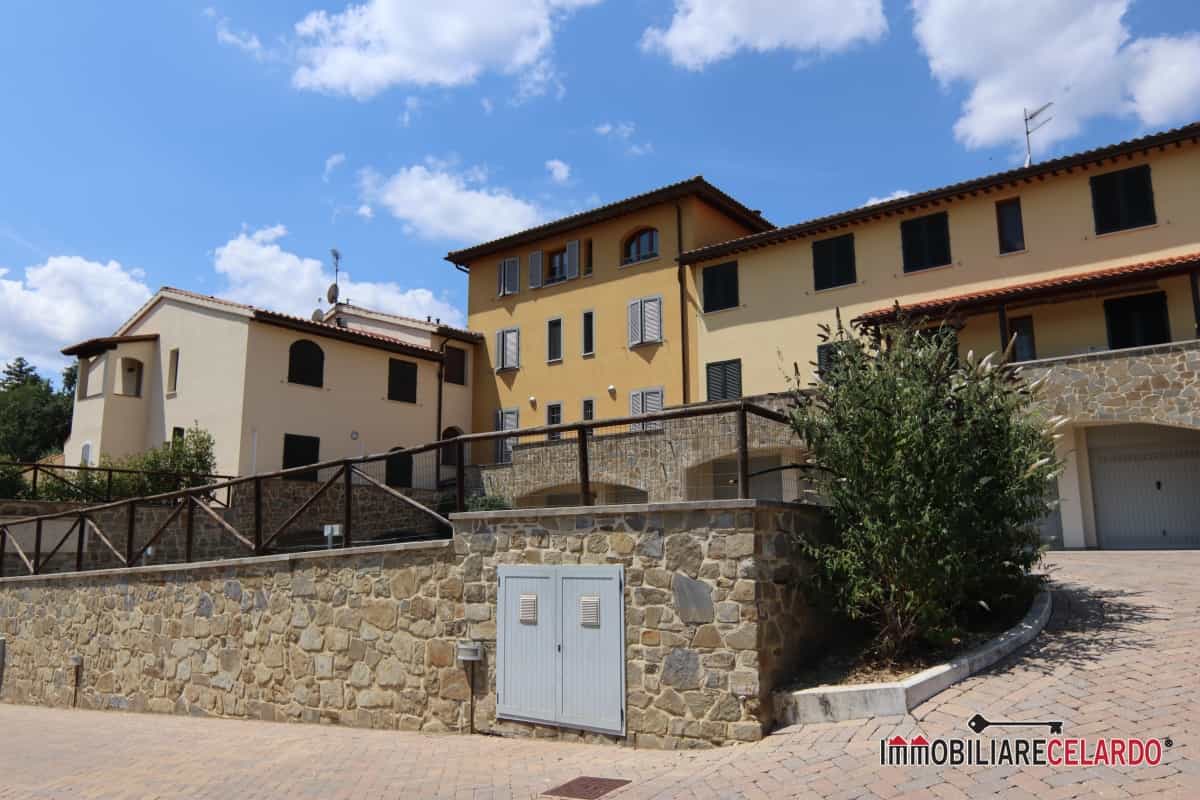 Condominium in Siena, Tuscany 10700326