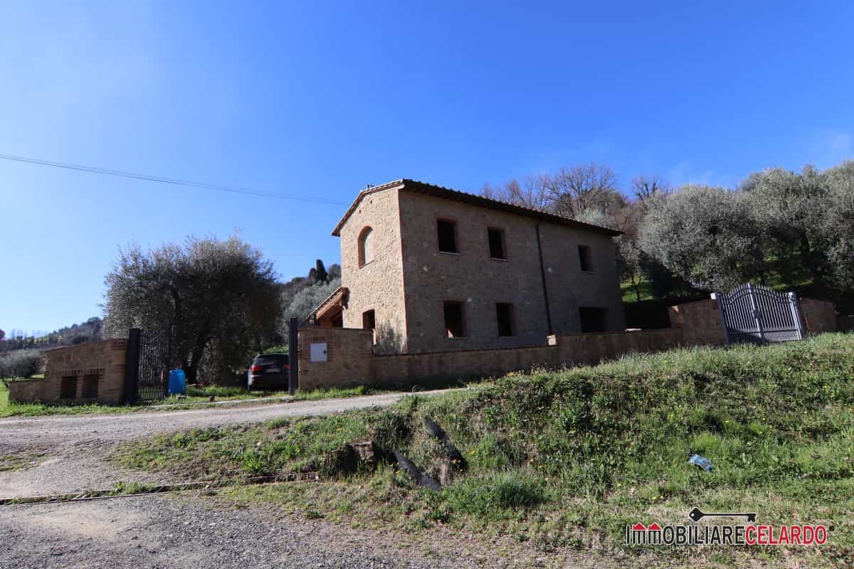 Dom w Volterra, Toskania 10700386
