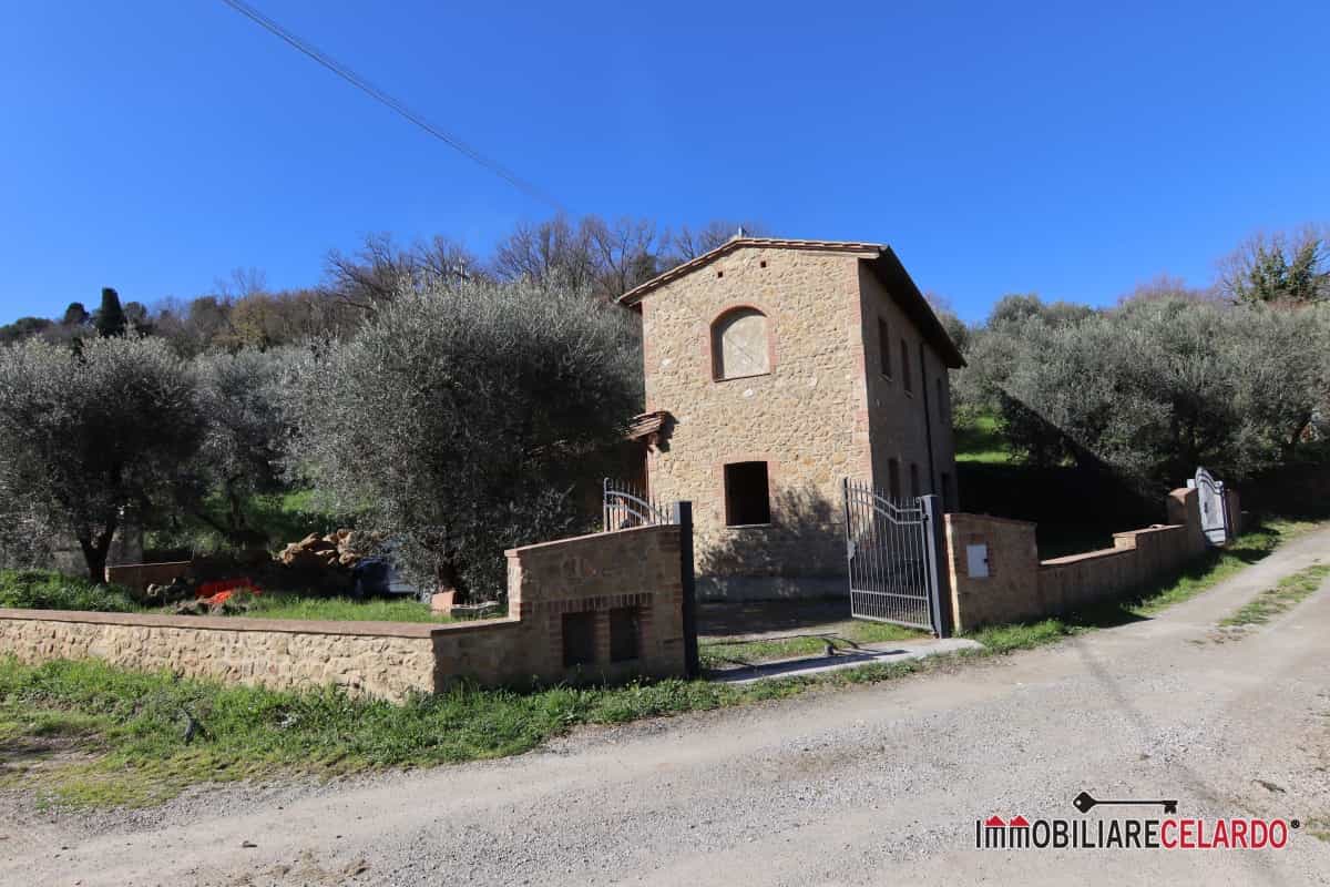 rumah dalam Volterra, Tuscany 10700386