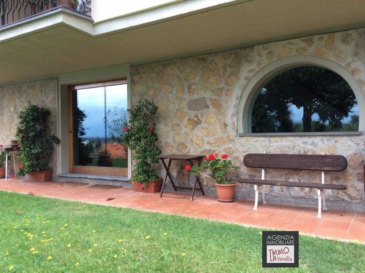 House in Camaiore, Tuscany 10700464