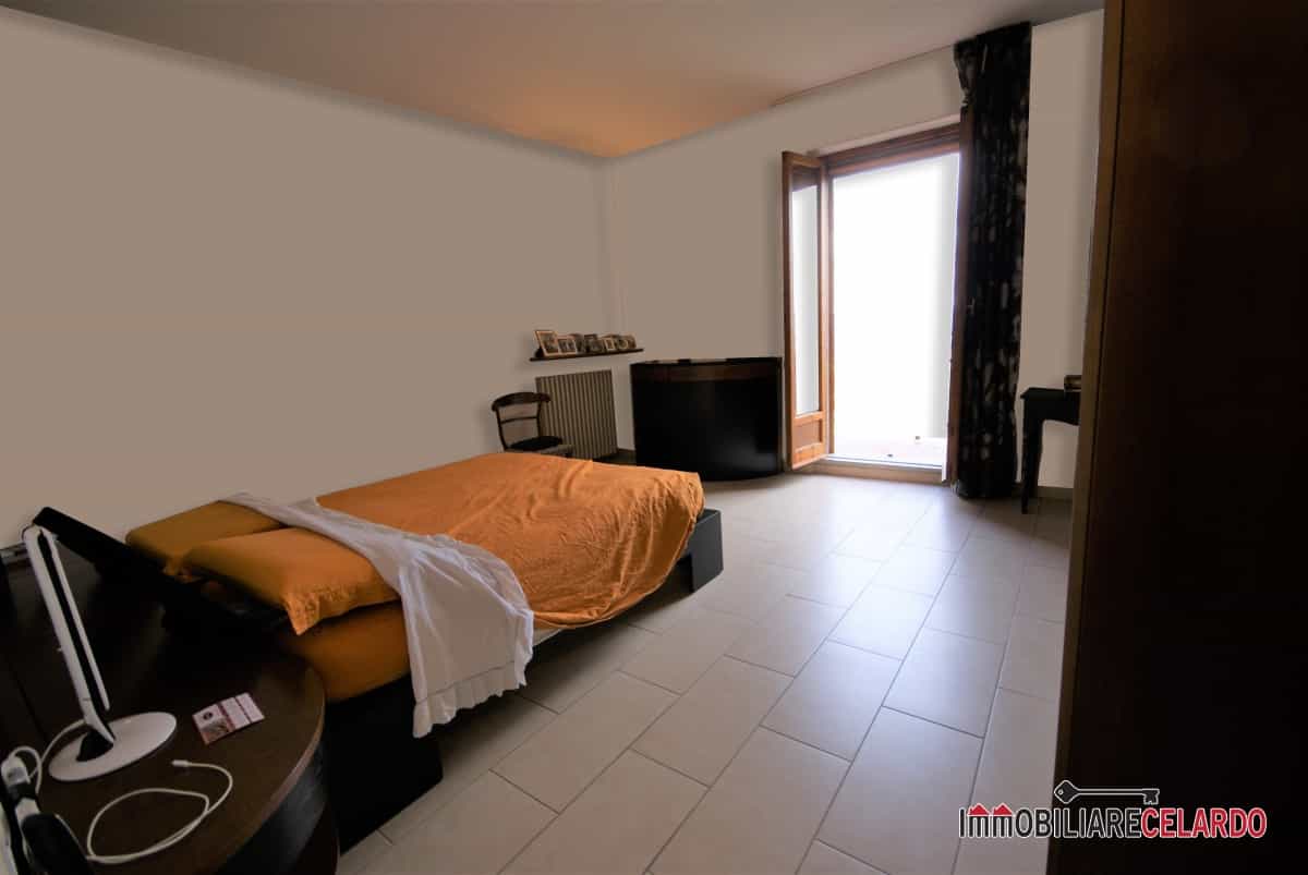公寓 在 San Gimignano, Tuscany 10700472