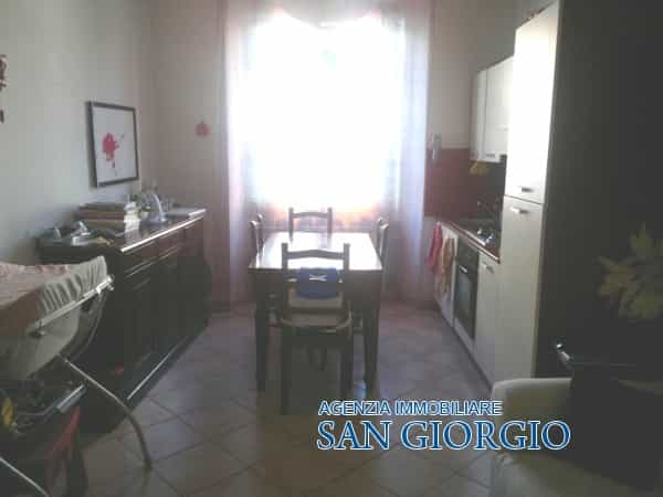 Condominium in Carrara, Tuscany 10700600
