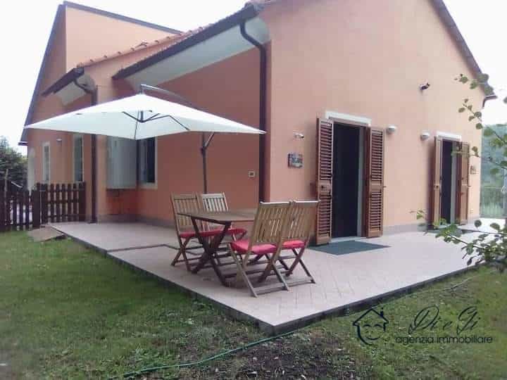 rumah dalam Quiliano, Liguria 10700636