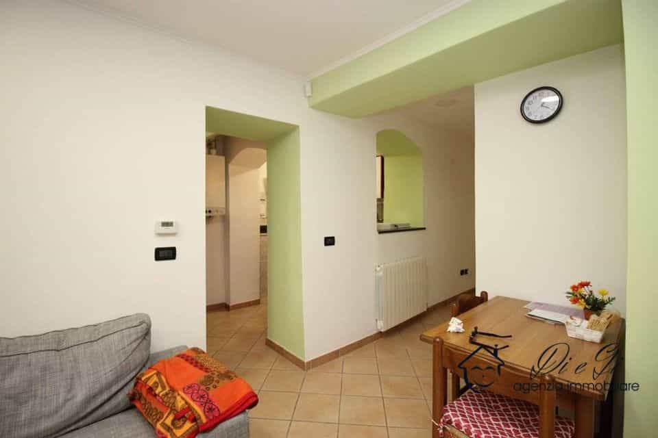 公寓 在 基利亚诺, 利古里亚 10700645