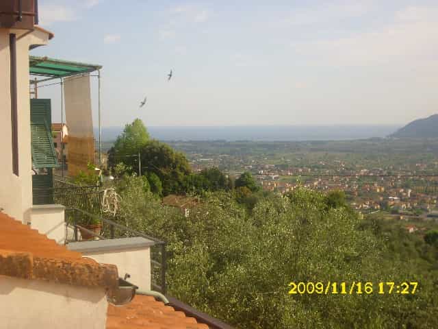 Condominium in Quiliano, Ligurië 10700675