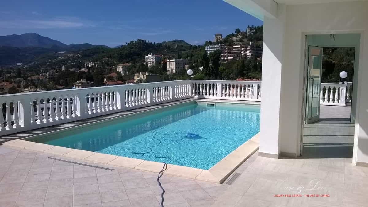 Condominium in Bordighera, Liguria 10700736