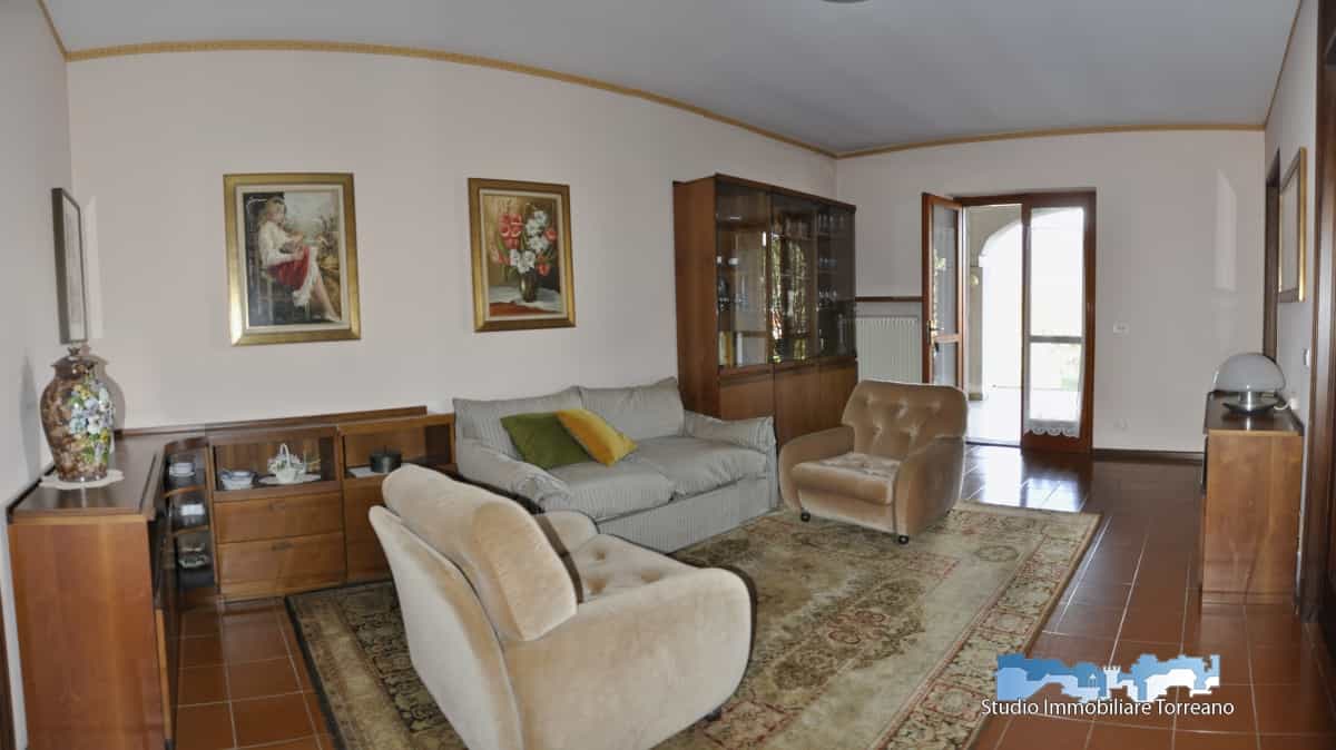 rumah dalam Ronzone, Trentino-Alto Adige 10700752
