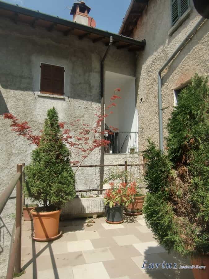 Rumah di Pumenengo, Lombardia 10700807