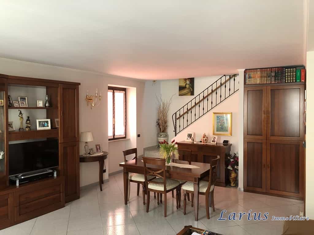 House in Asso, Lombardy 10700877