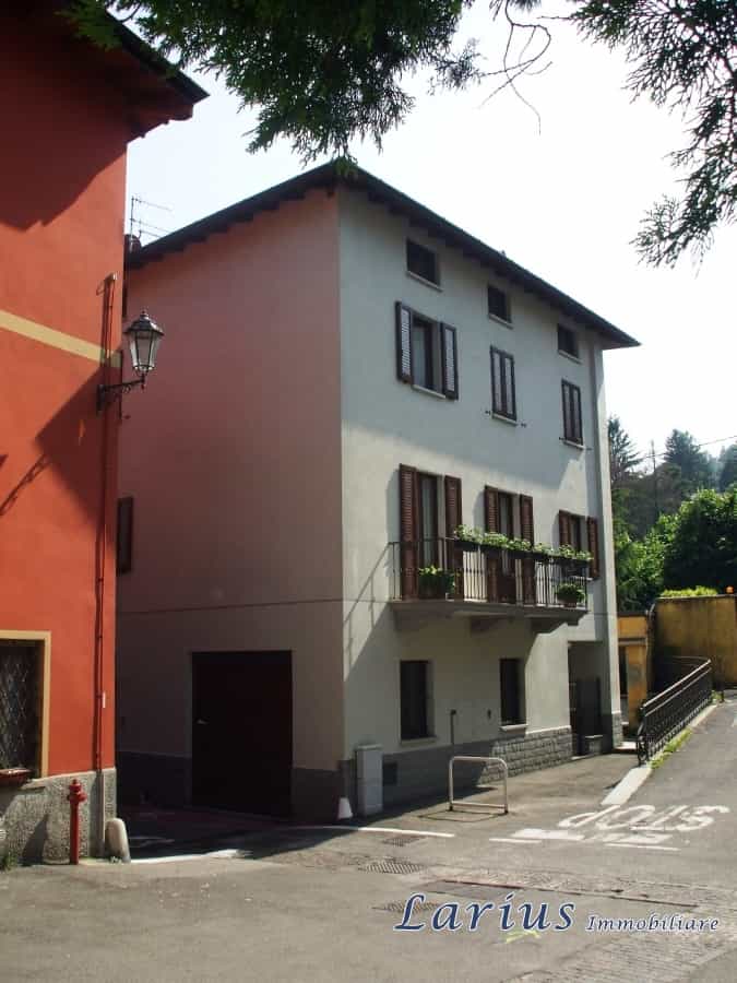 집 에 Asso, Lombardy 10700877