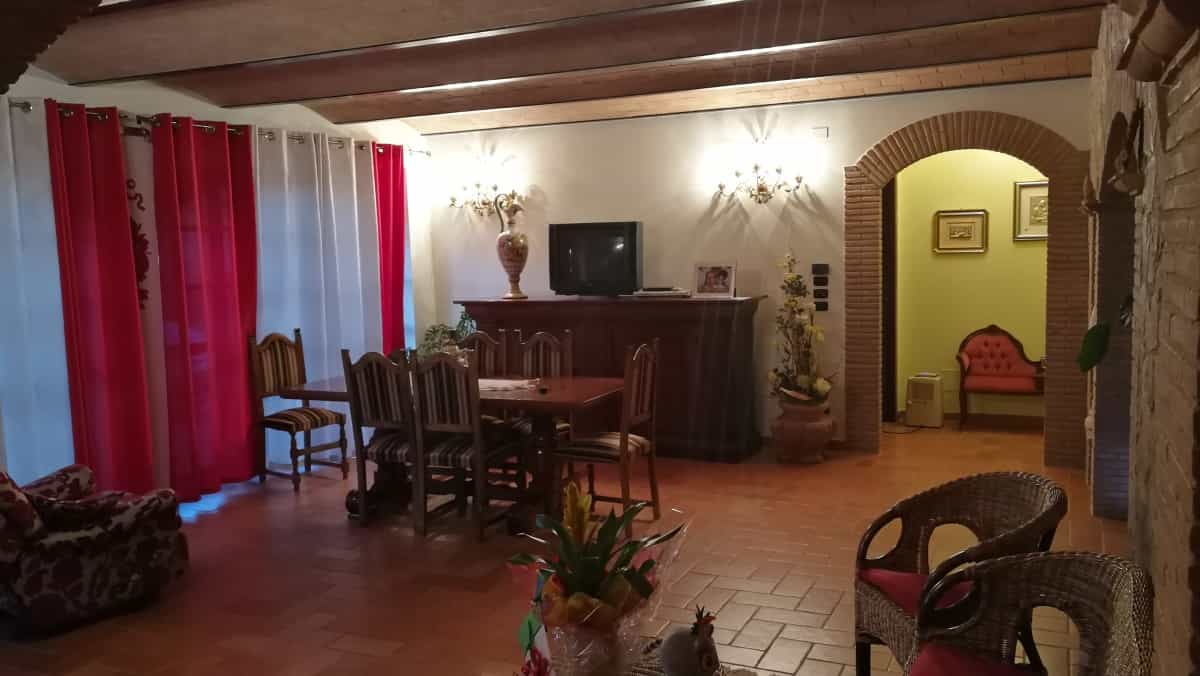 House in , Lombardy 10700880