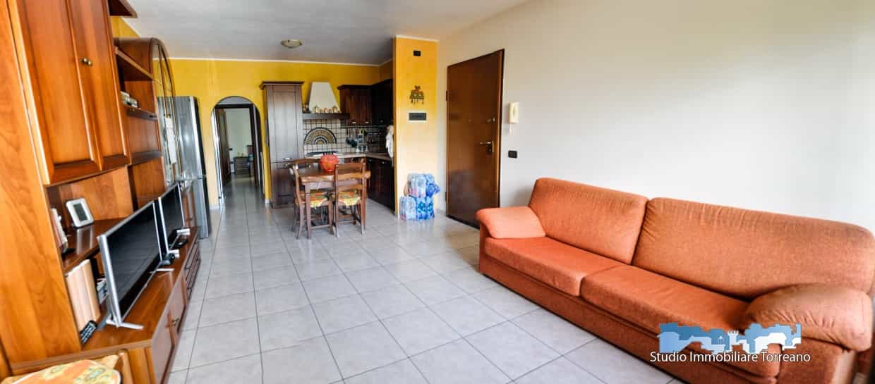 Condominium dans Rivoli, Piémont 10700905