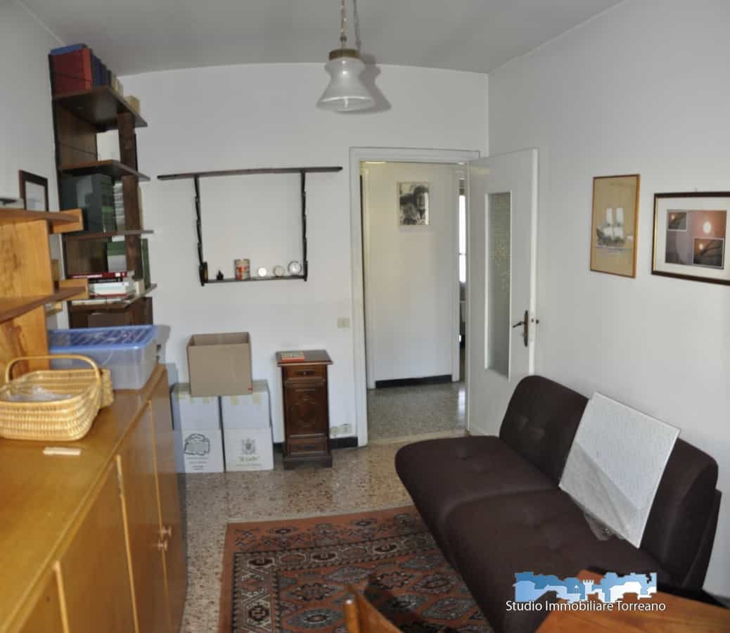 Condominium in Ivrea, Piedmont 10700923