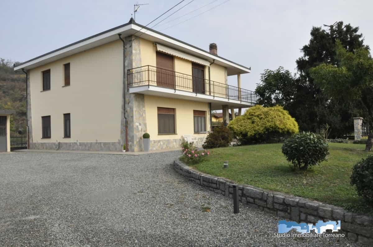 Condominium in Rivoli, Piedmont 10700931